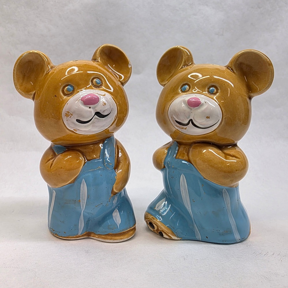 Bear Salt & Pepper Shakers Set Brown Blue Ceramic Kitsch Anthropomorphic GUC